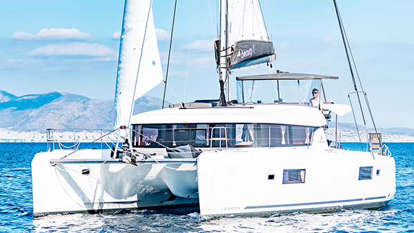 Vessel of Lagoon 42 with name Beauty L
